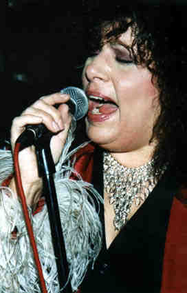 roxy.jpg (11951 bytes)