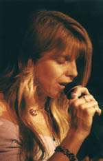 VickiVox1.jpg (6944 bytes)