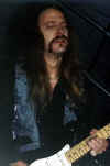 outlaws.jpg (10990 bytes)